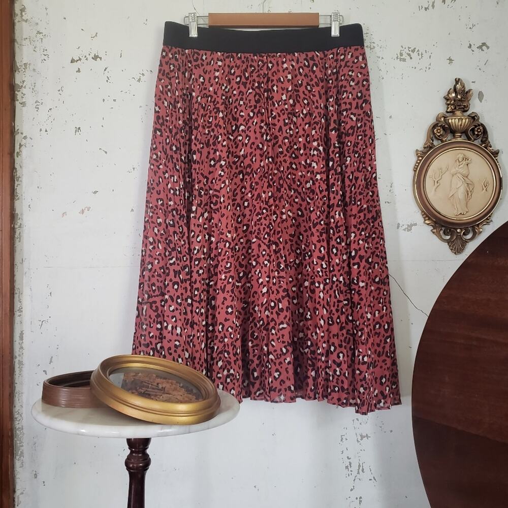 EVRI Women's Artsy Animal Print Midi Skirt Size 24W Career Flowy Office